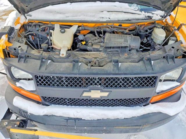 2011 Chev Express Cutaway G3500