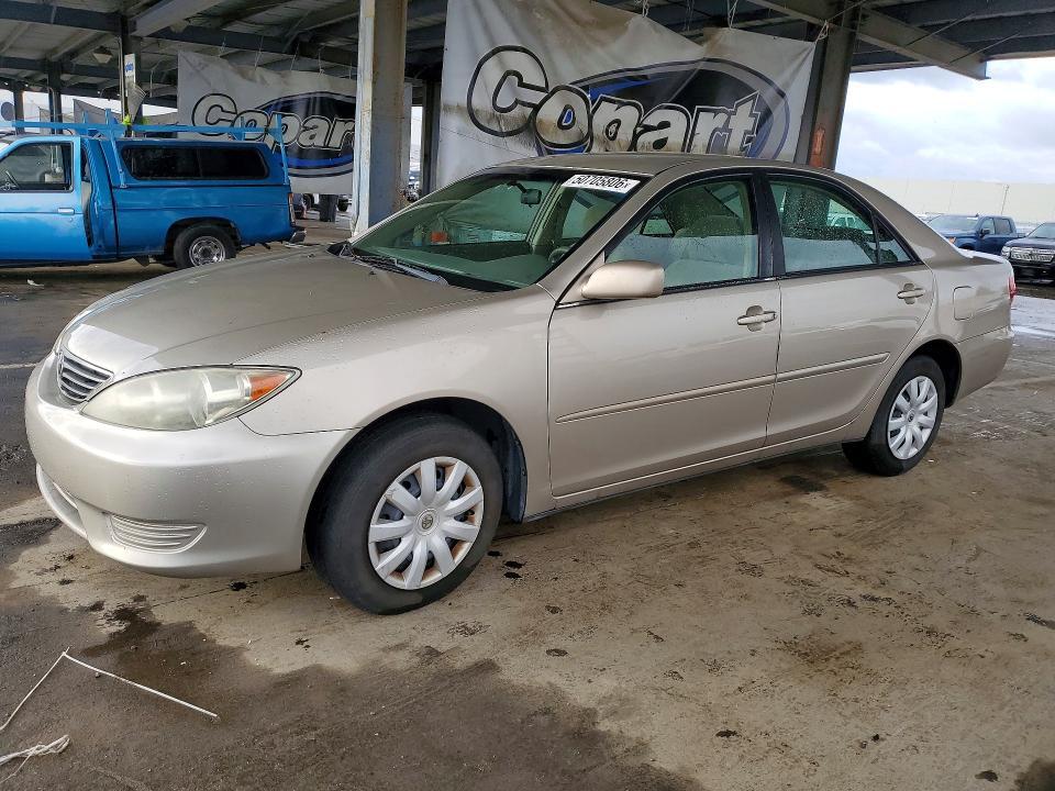 2005 Toyota Camry le