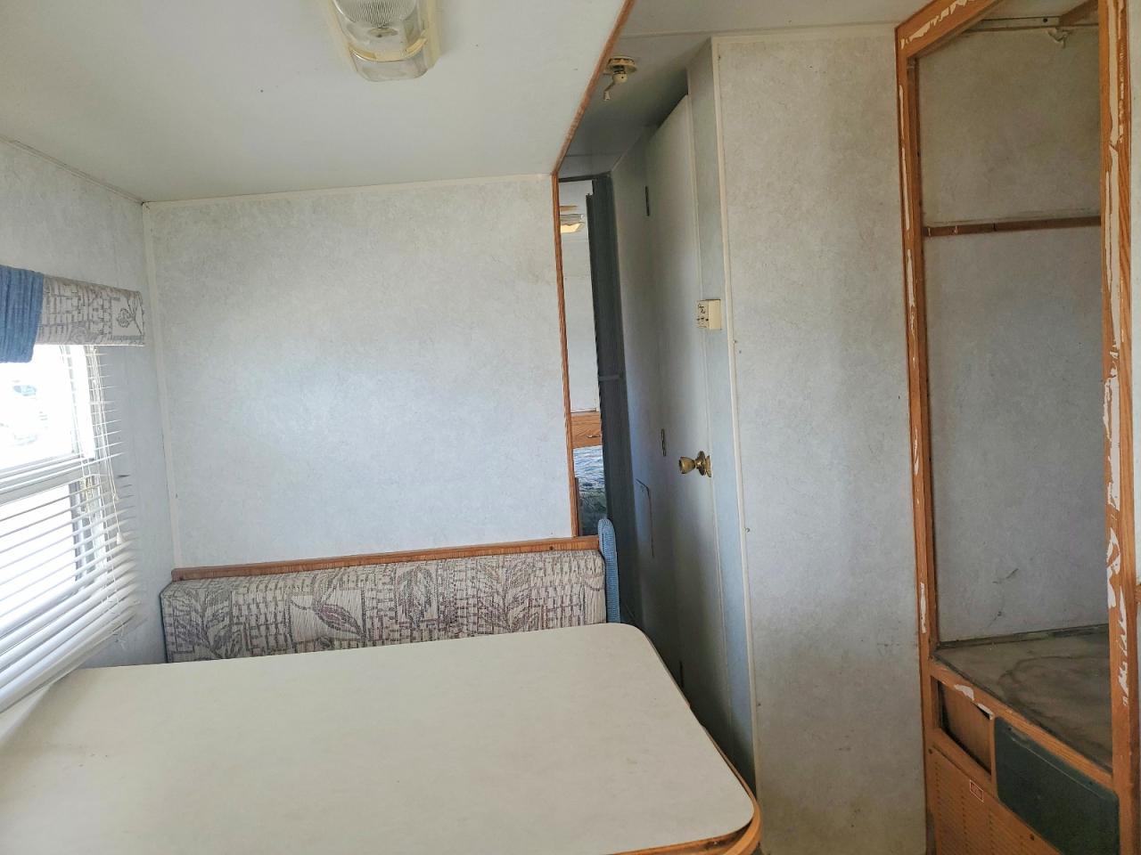 2003 Pioneer 2003 Fleetwood Pioneer Camper