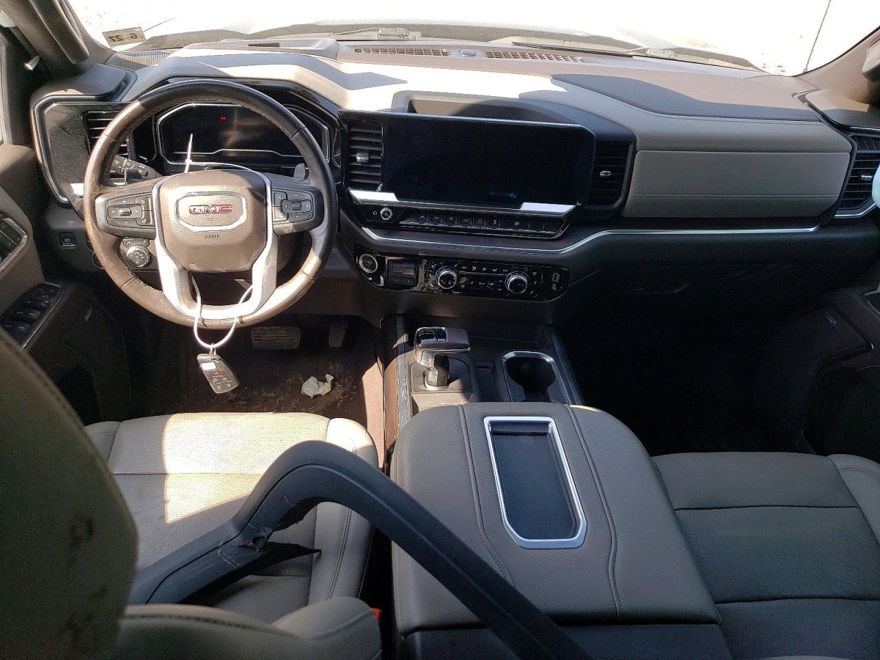 2022 GMC Sierra K1500 SLT