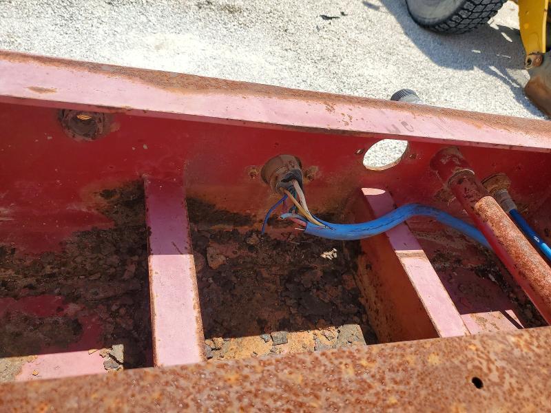 2004 East Manufacturing Heavy Duty Trucks