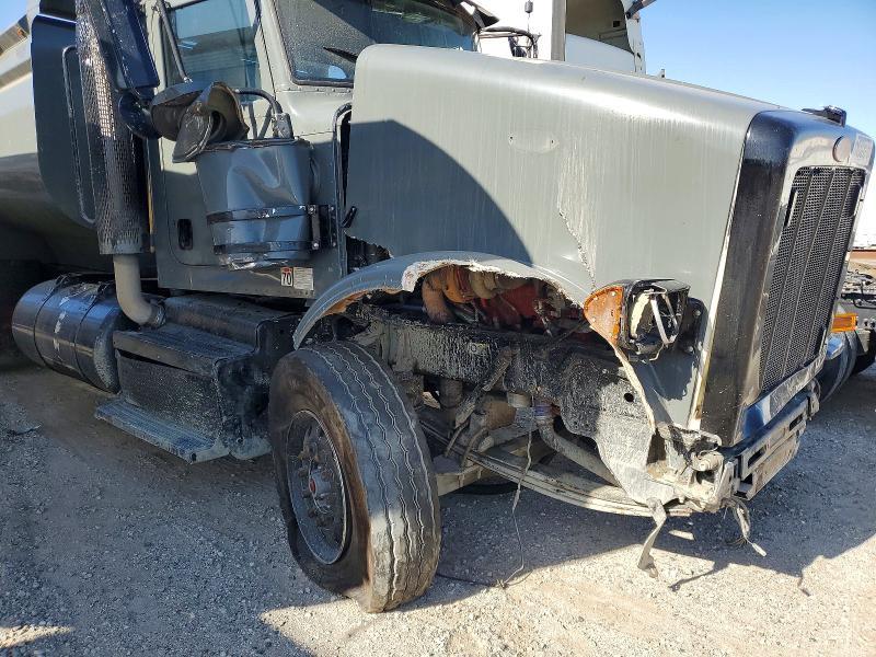 2014 Peterbilt 367 Dump Truck