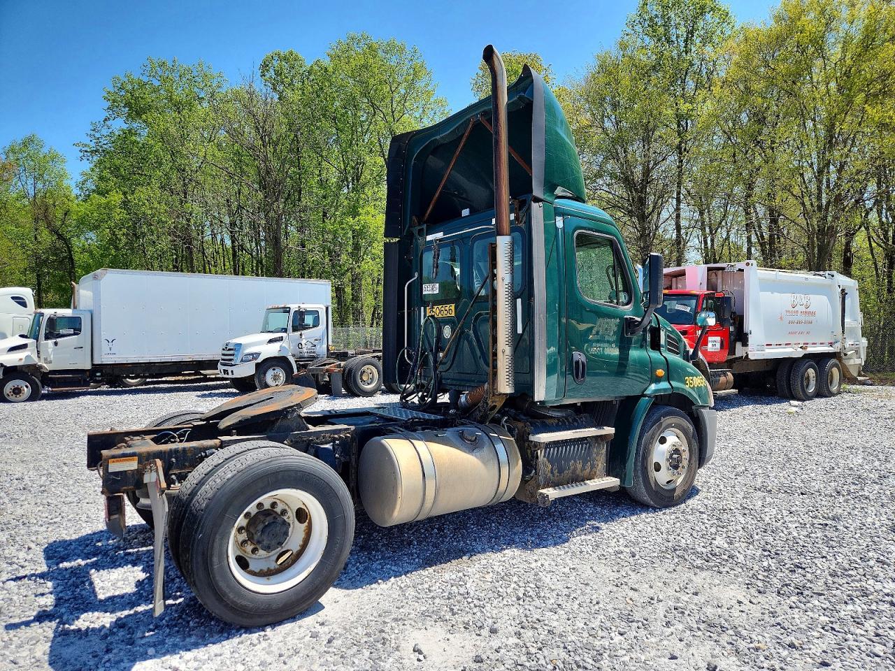 2016 Freightliner Cascadia 1-Semi Truck