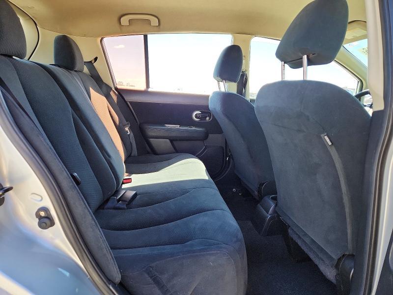 2011 Nissan Versa 1.8 s