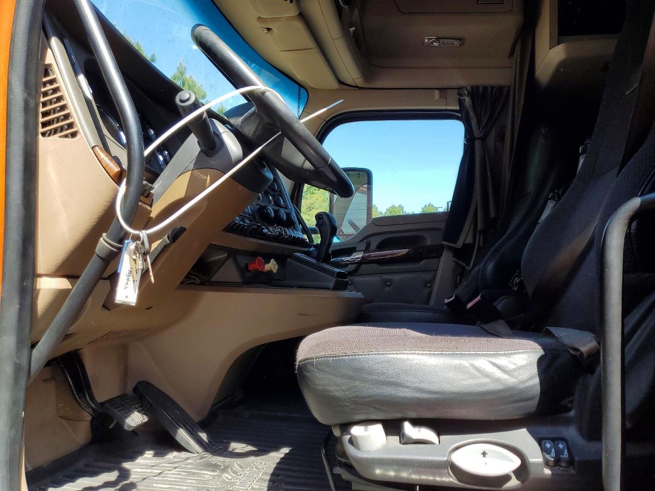 2014 Kenworth Construction T680