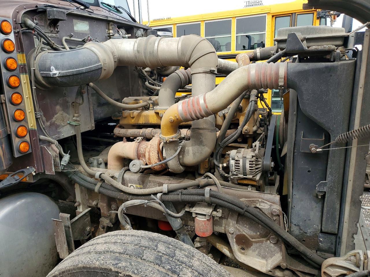 2000 Peterbilt 378 Semi Truck