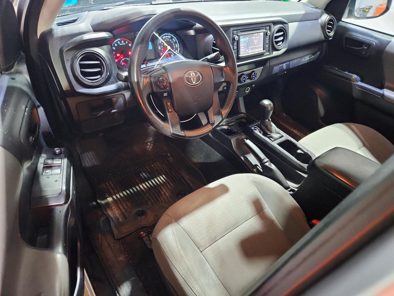 2016 Toyota Tacoma SR