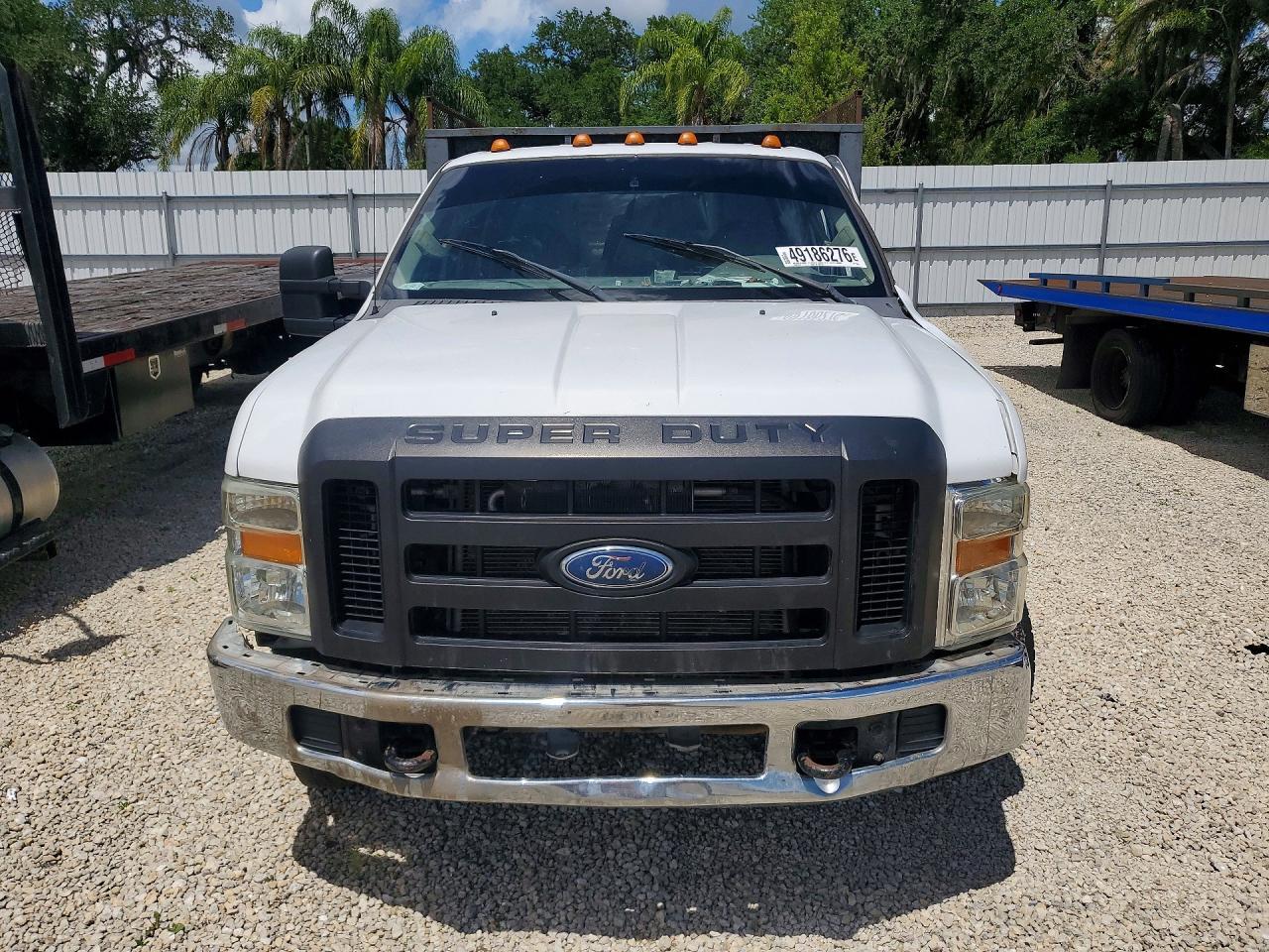 2008 Ford F350 Super Duty Flatbed Truck