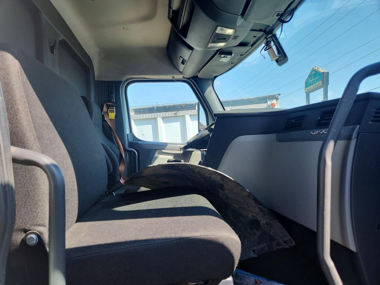 2019 Freigliner 2019 Freightliner Cascadia 126 Semi Truck