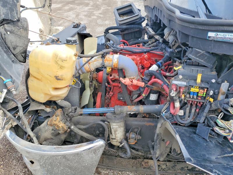 2020 International MV607 BOX Truck