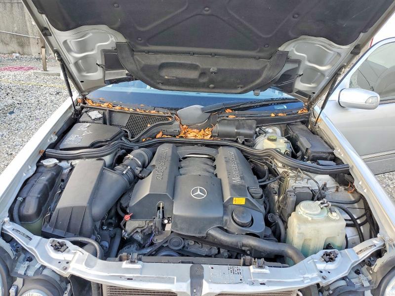 2001 Mercedes-Benz E 320