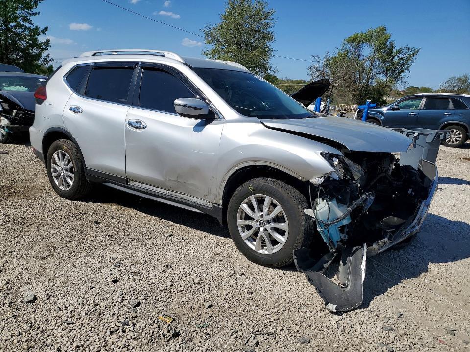 2018 Nissan Rogue sv