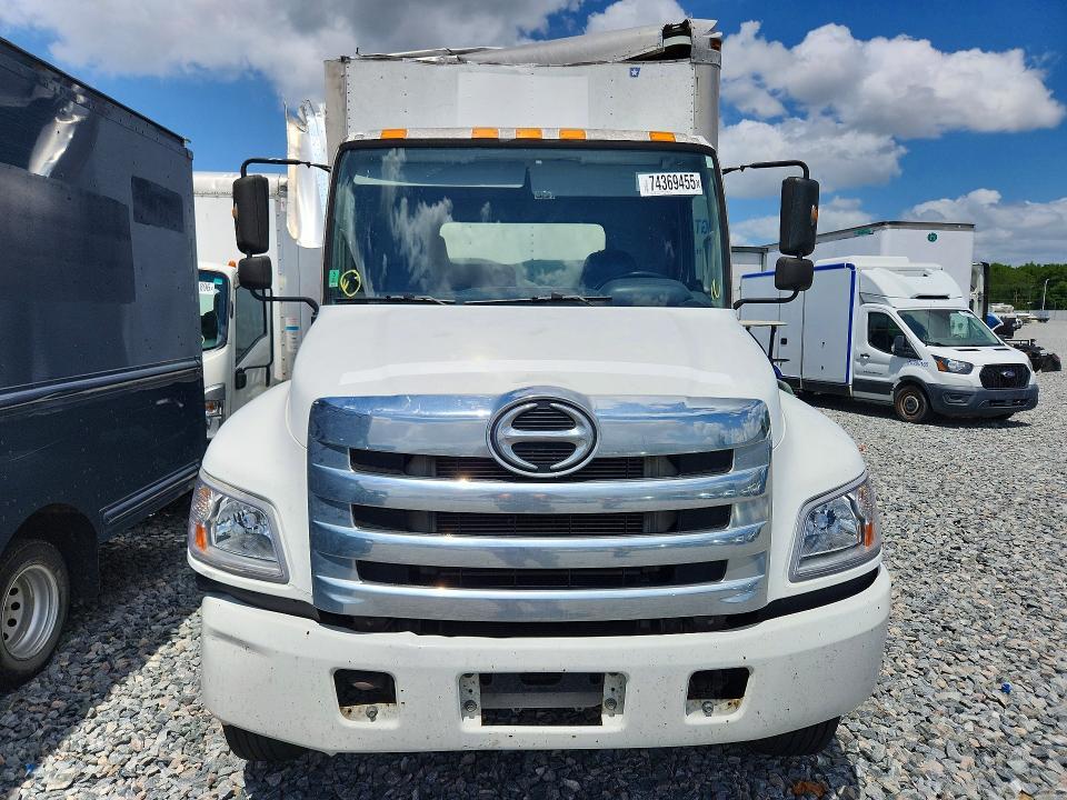 2017 Hino 258/268 box Truck