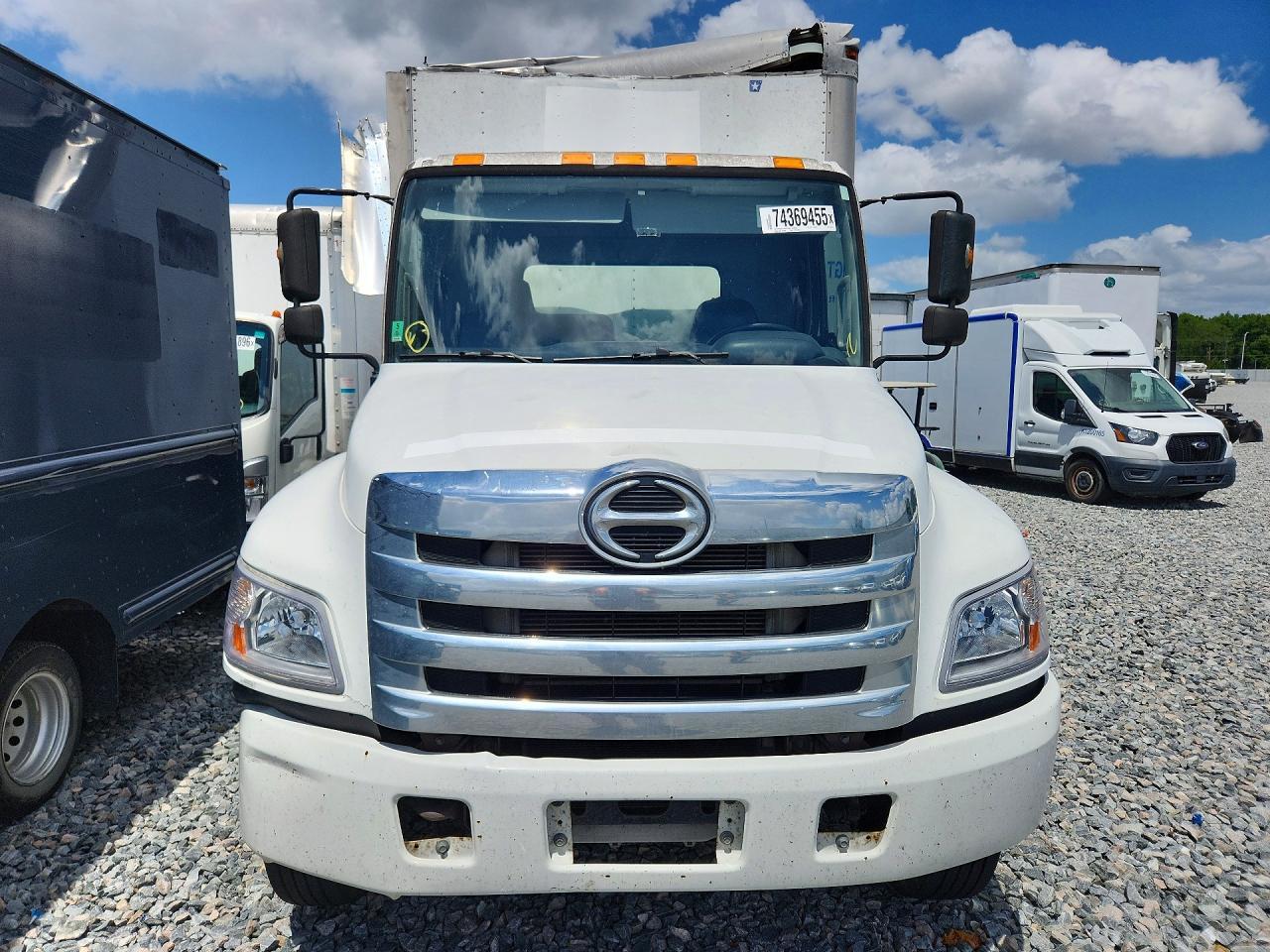 2017 Hino 258/268 BOX Truck