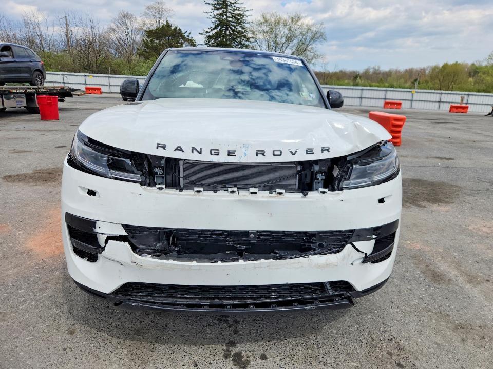 2025 Land Rover Range Rover Sport se