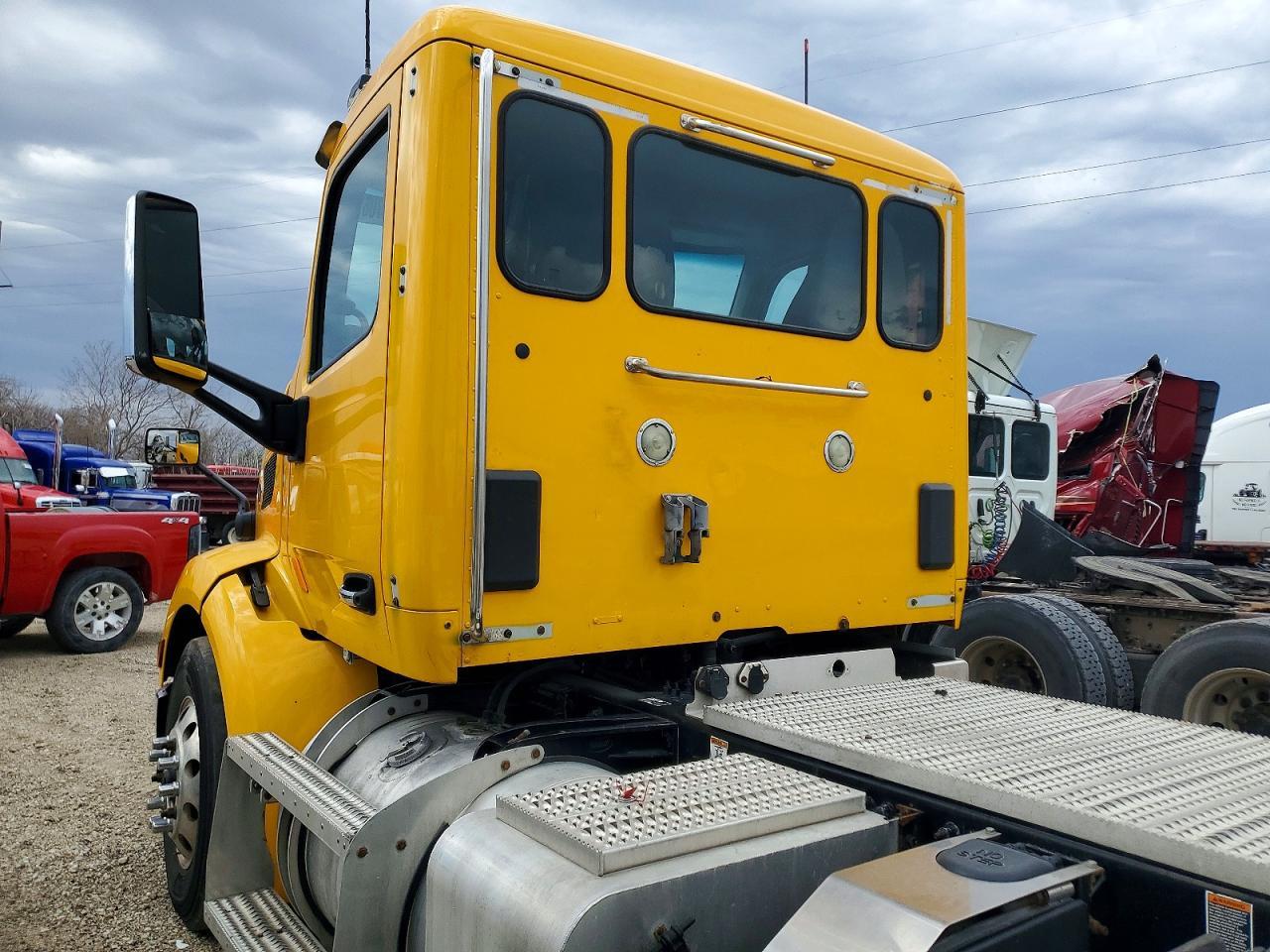 2019 Peterbilt 579 Semi Truck