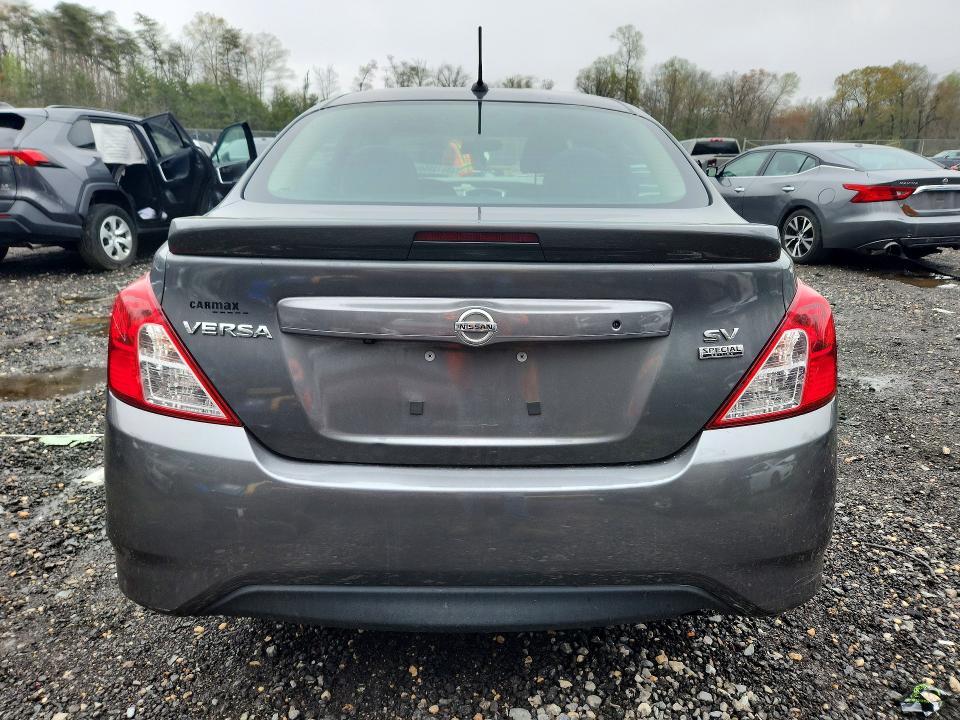 2019 Nissan Versa sv