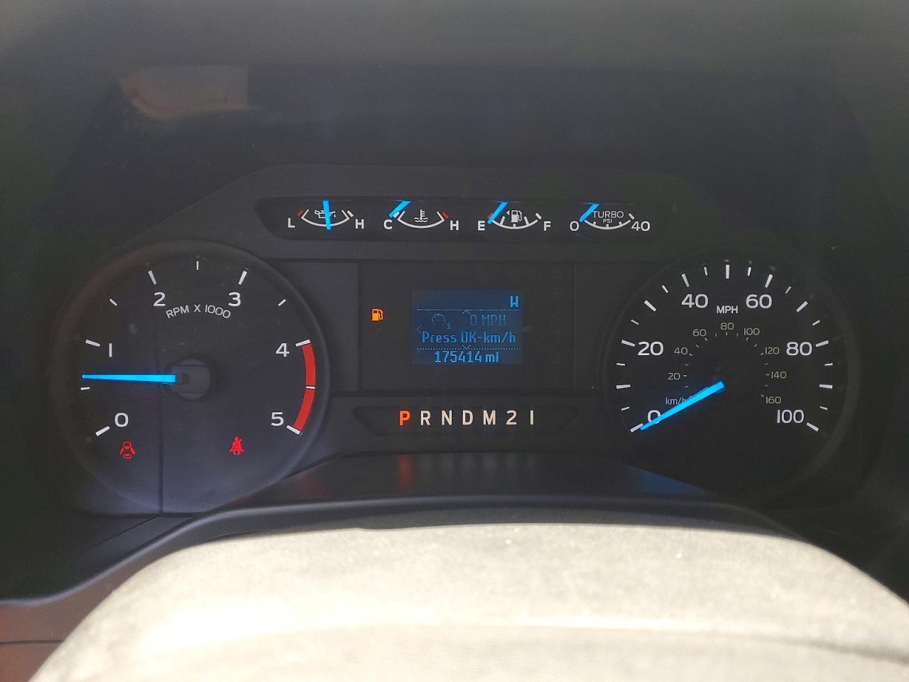 2017 Ford F550 Super Duty Flatbed Truck