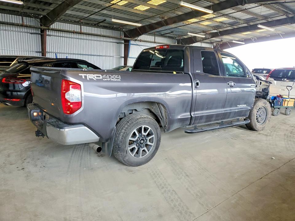 2017 Toyota Tundra SR5