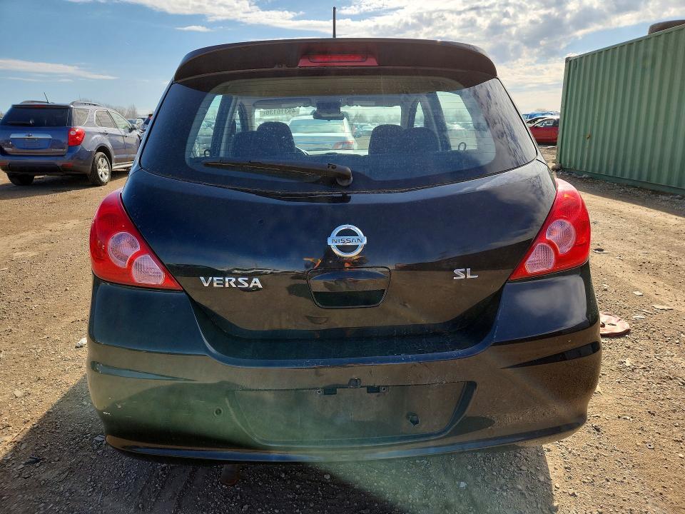 2010 Nissan Versa 1.8 s