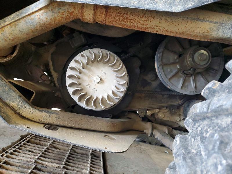 2017 John Deere 825i