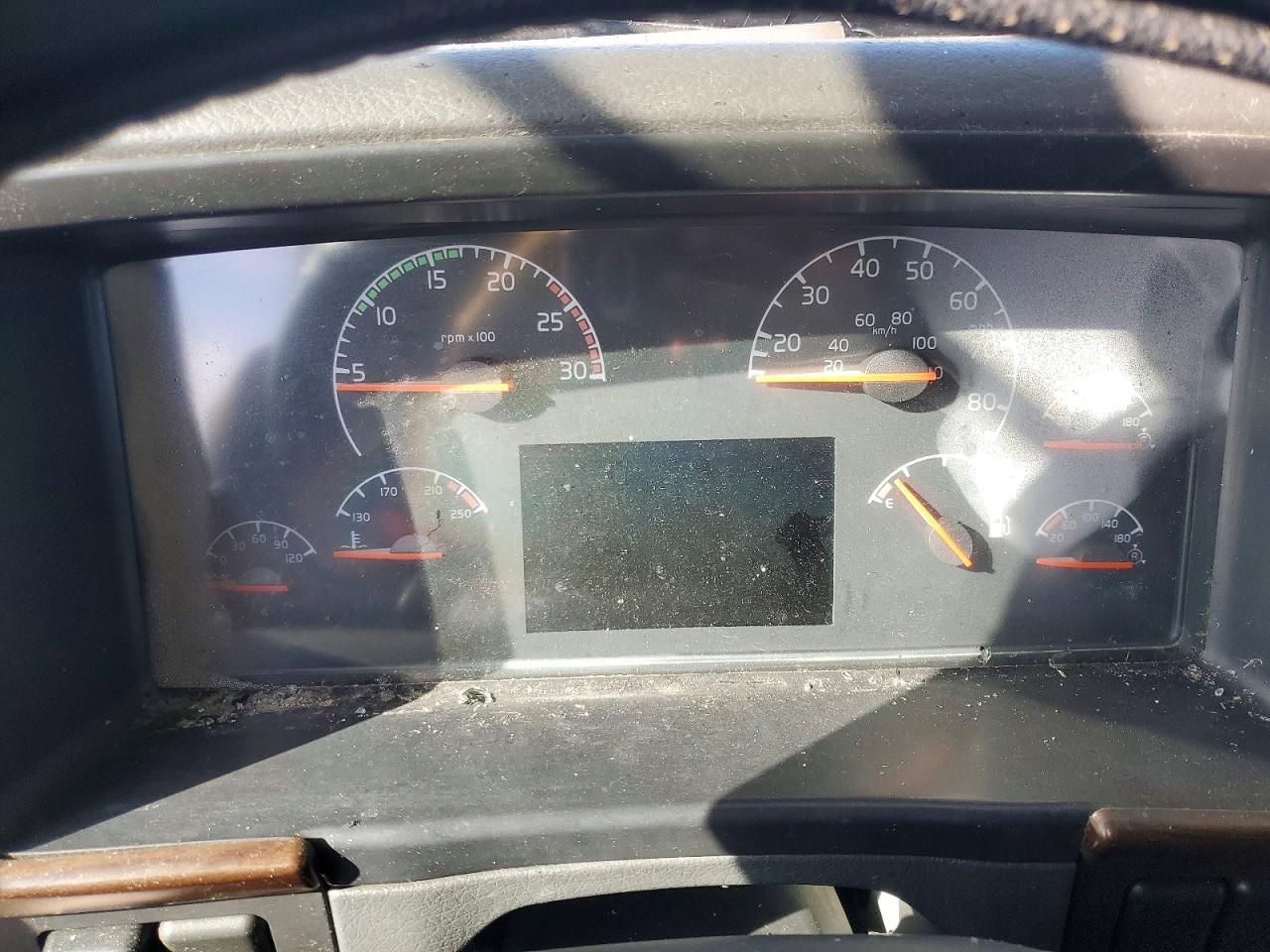 2006 Volv O VNL Semi Truck