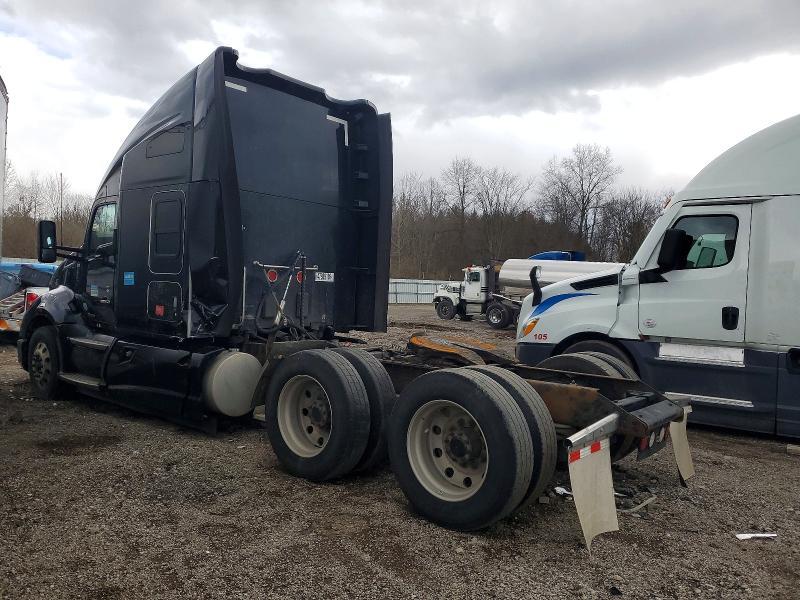 2015 Kenworth T680 Semi Truck
