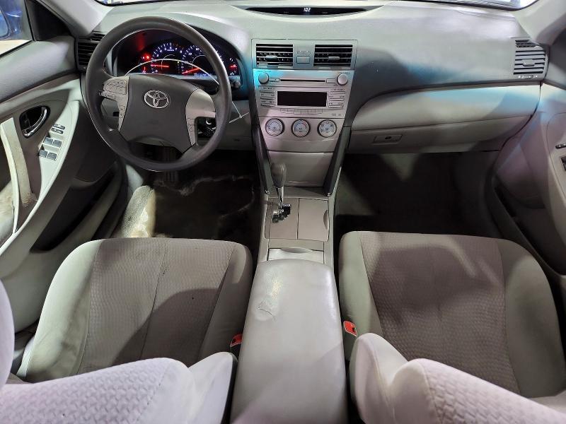 2010 Toyota Camry le