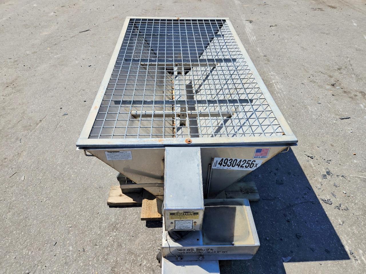 2000 Smithco Salt Spreader