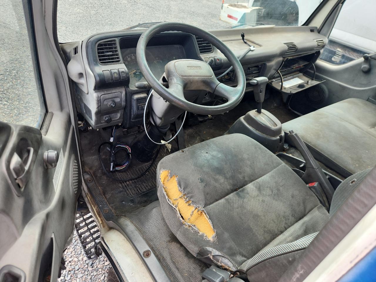 2000 Isuzu NPR