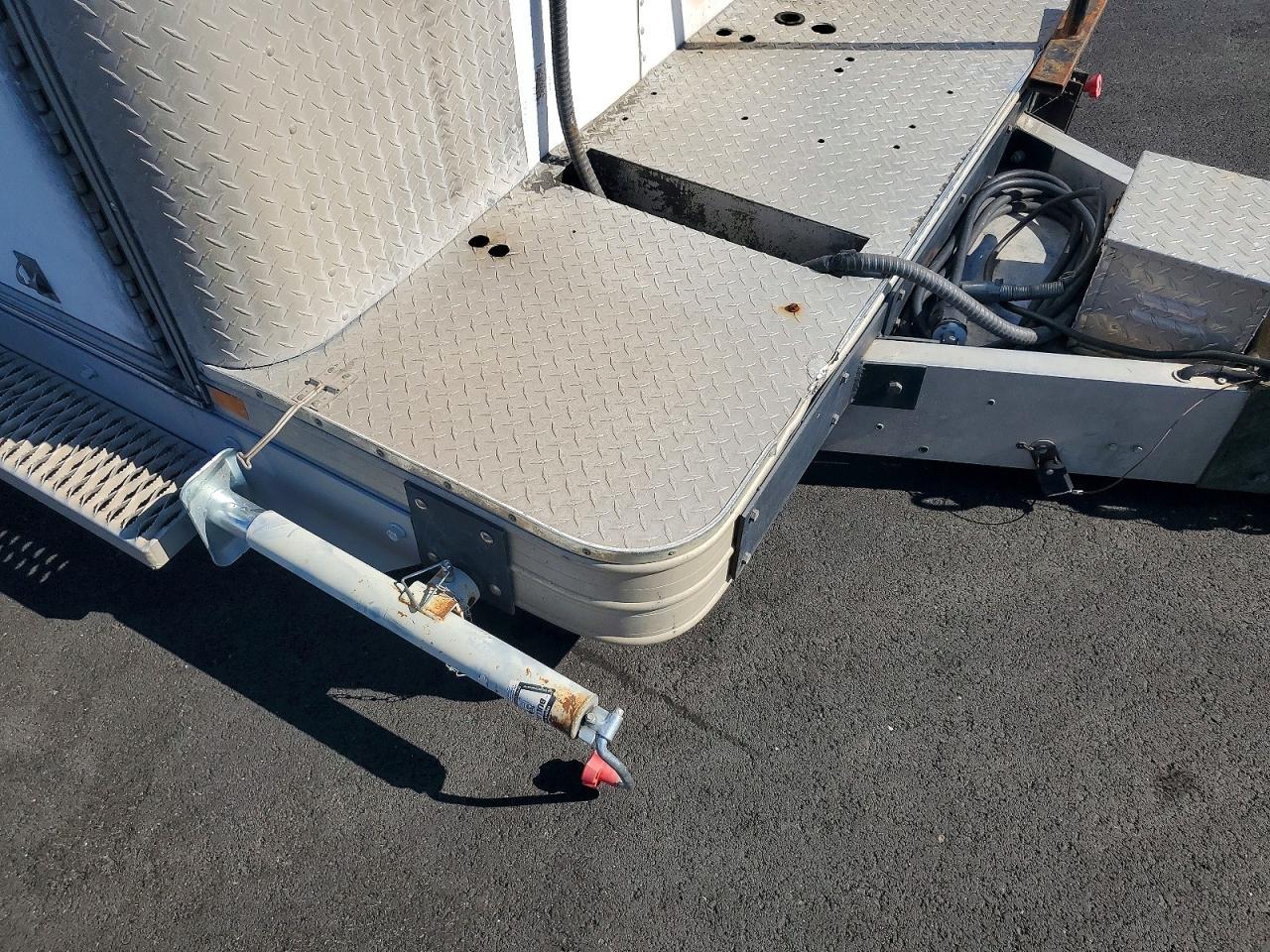 2000 Pelsue Fiber Optic Splicing Trailer