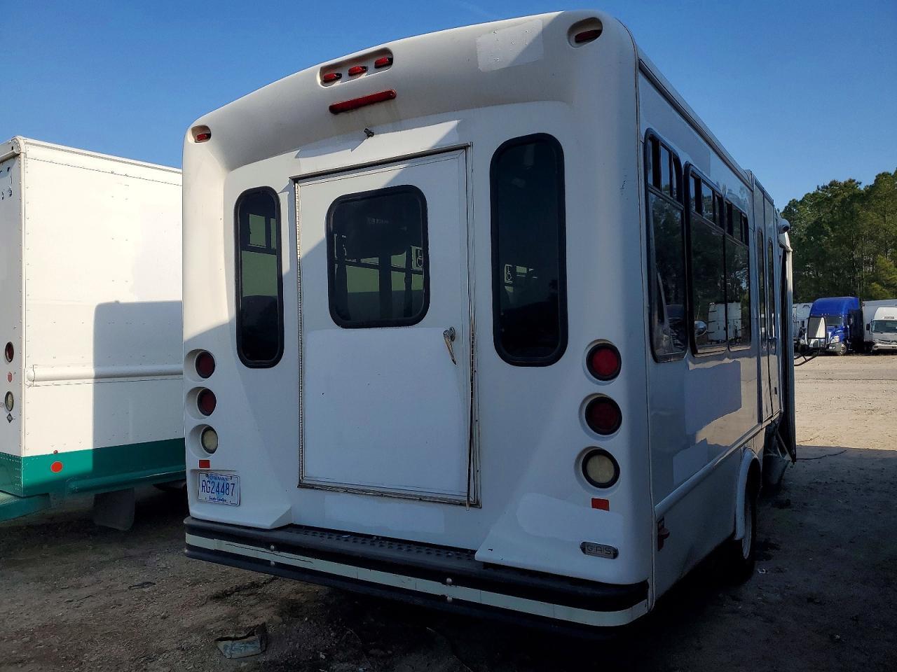 2016 Ford E450 Shuttle Bus