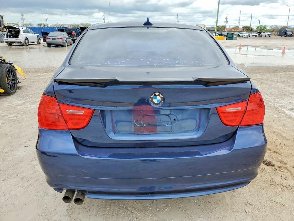 2011 BMW 328 i