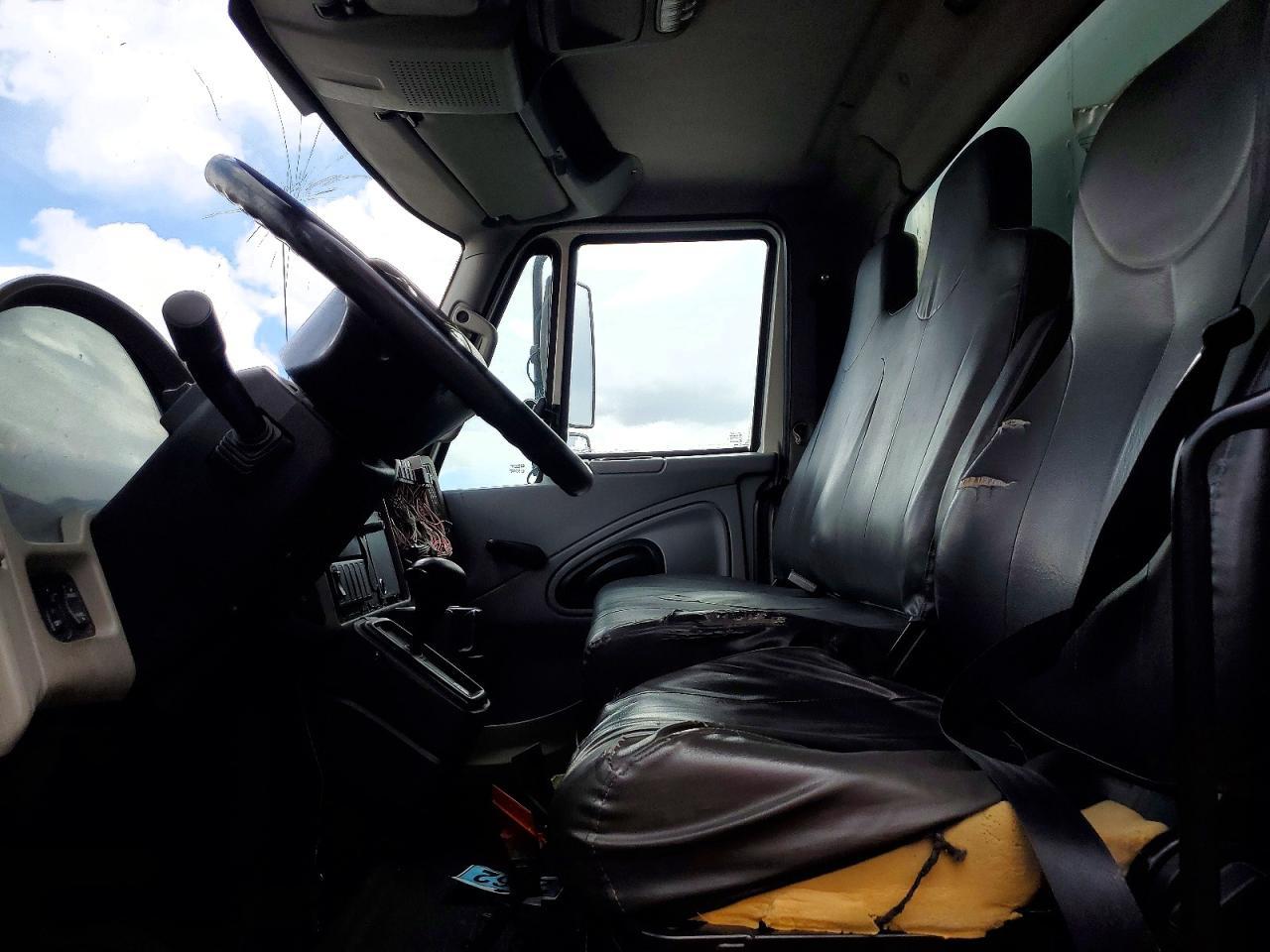 2016 International MA025 BOX Truck