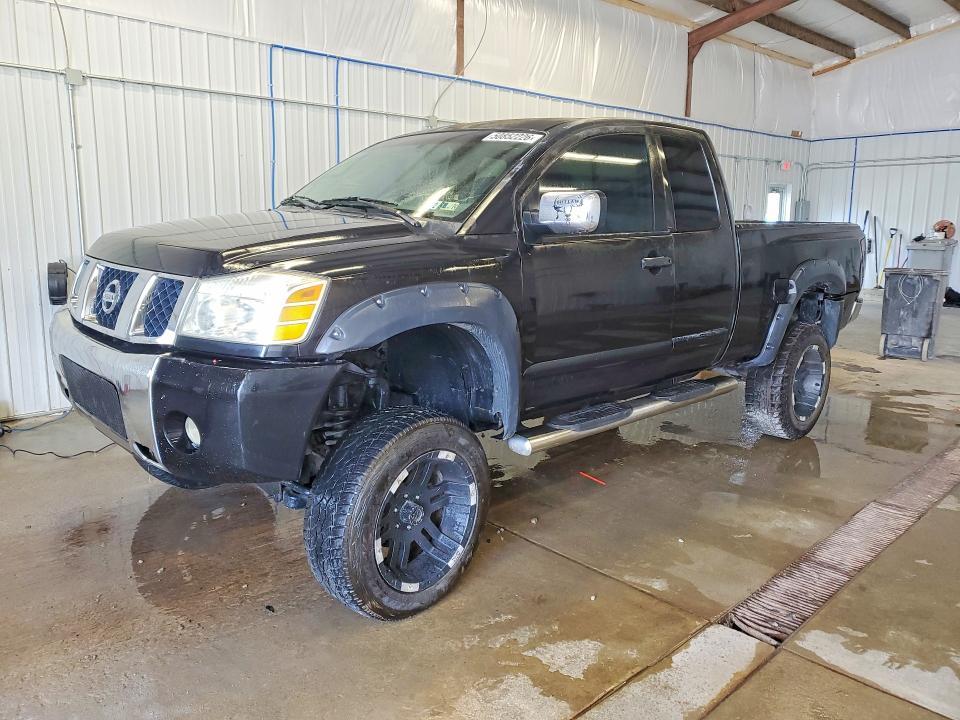 2004 Nissan Titan XE