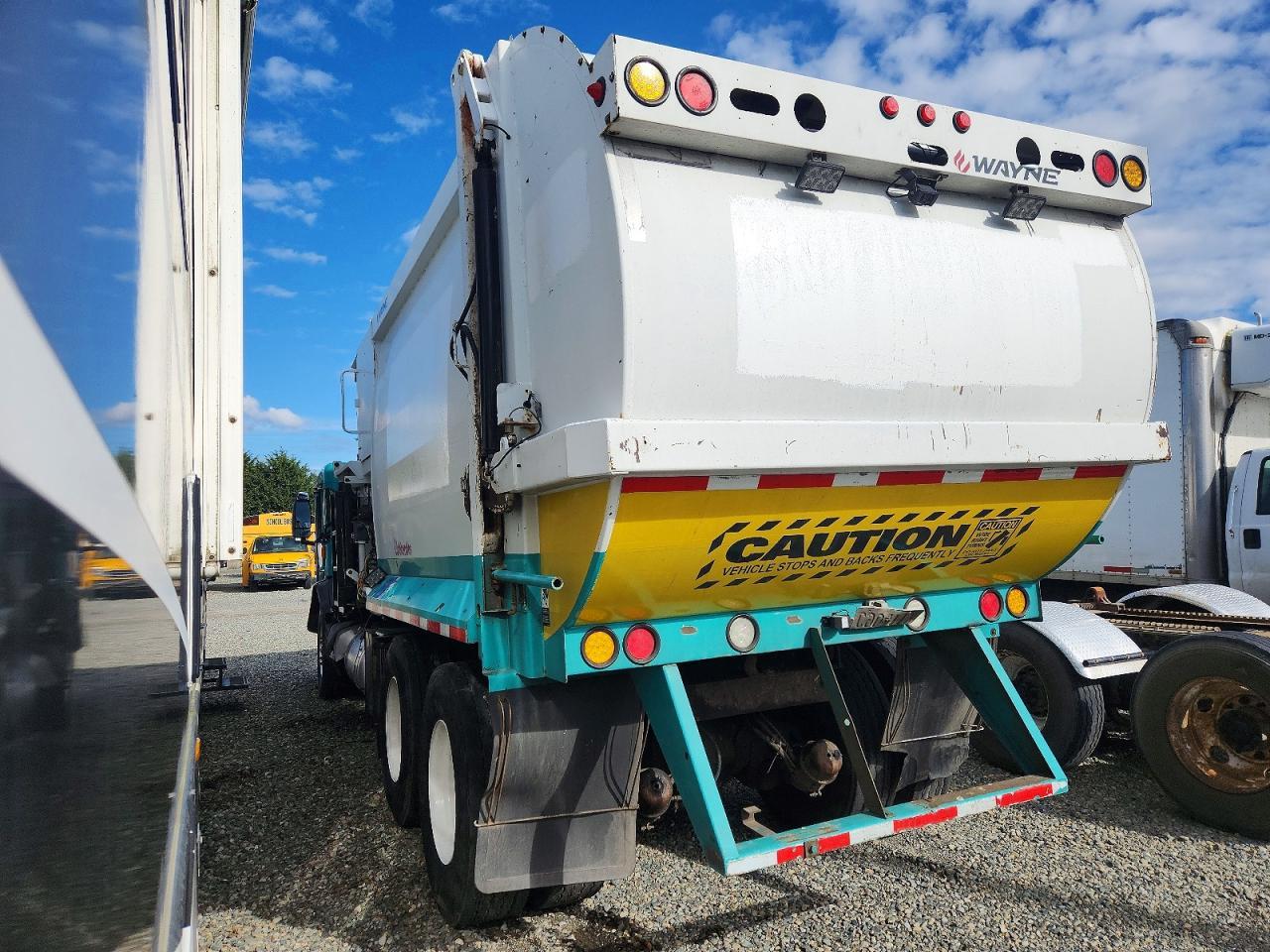 2015 Peterbilt 320 Refuse Truck