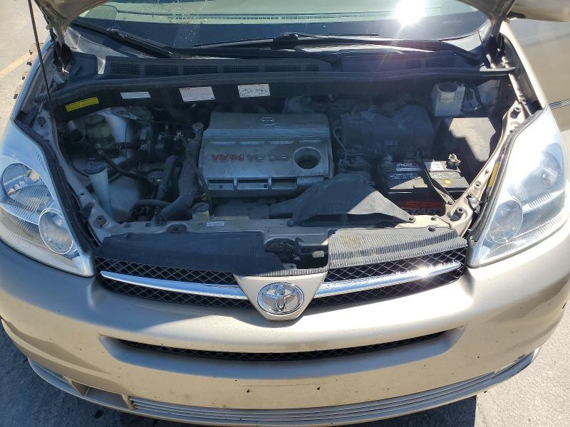 2005 Toyota Sienna xle