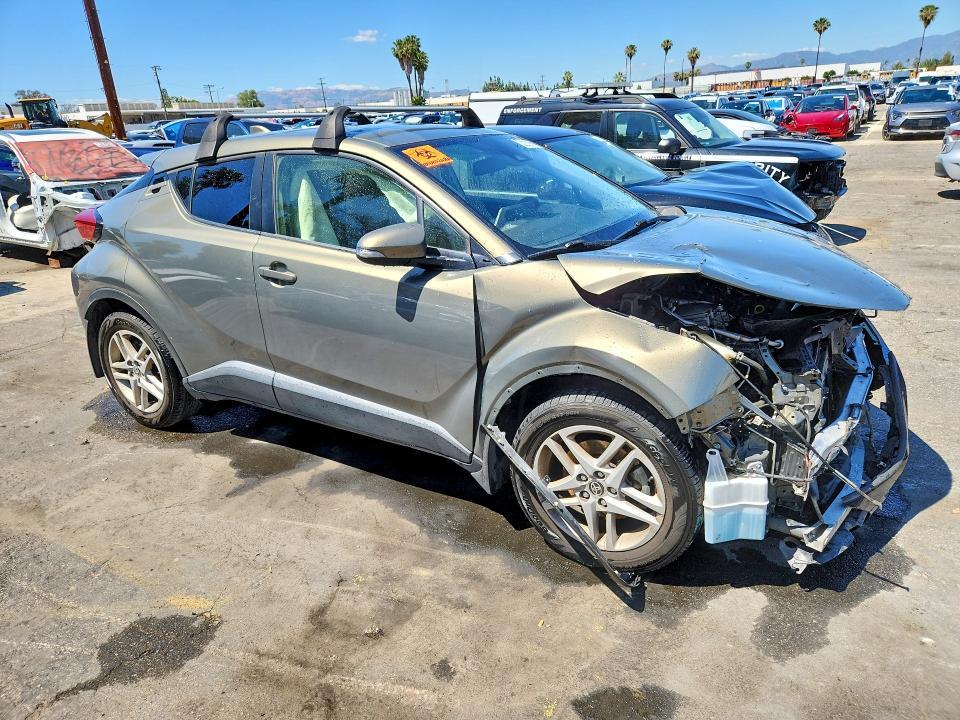 2021 Toyota C-hr le