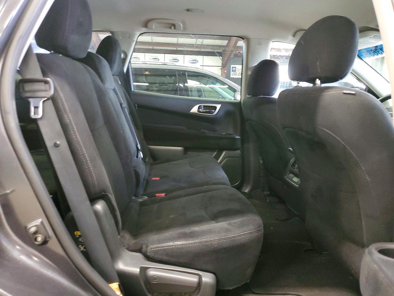2014 Nissan Pathfinder s