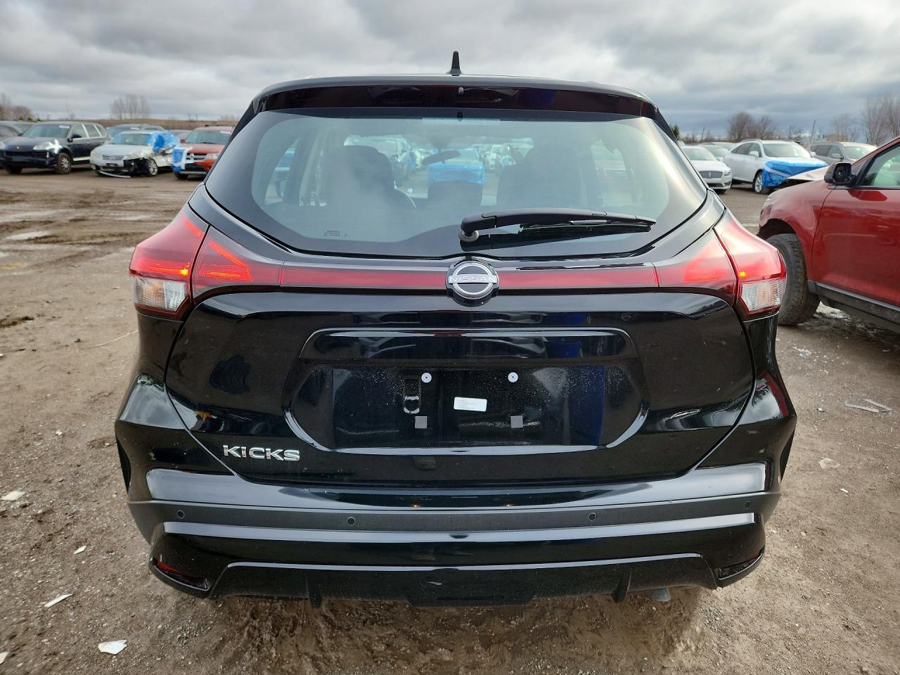 2025 Nissan Kicks Play sv