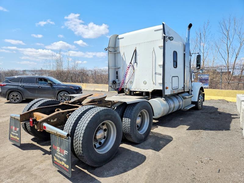 2016 Freigliner 122SD