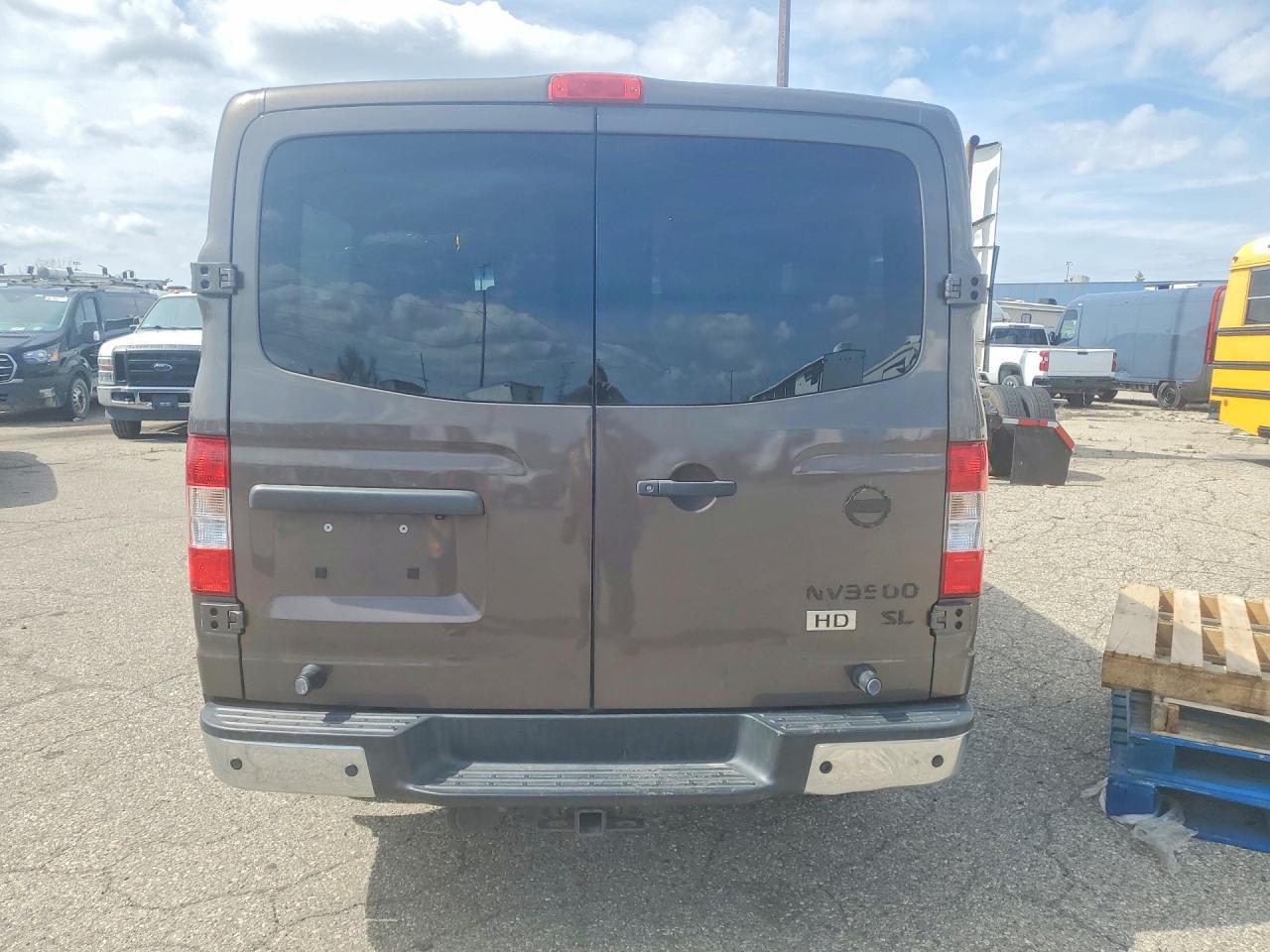 2016 Nissan NV 3500 HD SL