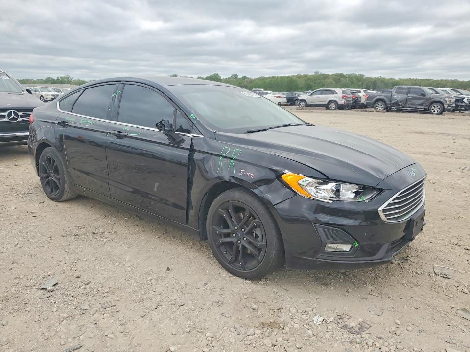 2019 Ford Fusion se