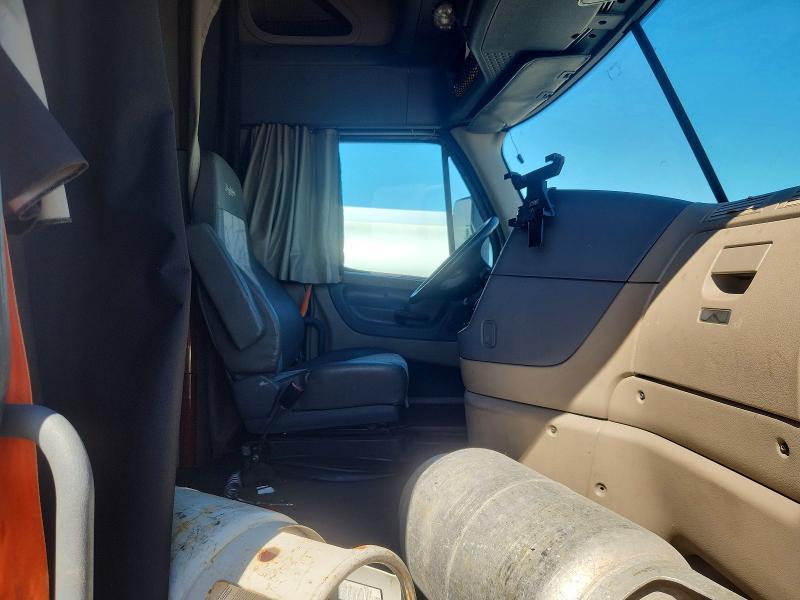 2017 Freightliner Cascadia 125 Semi Truck