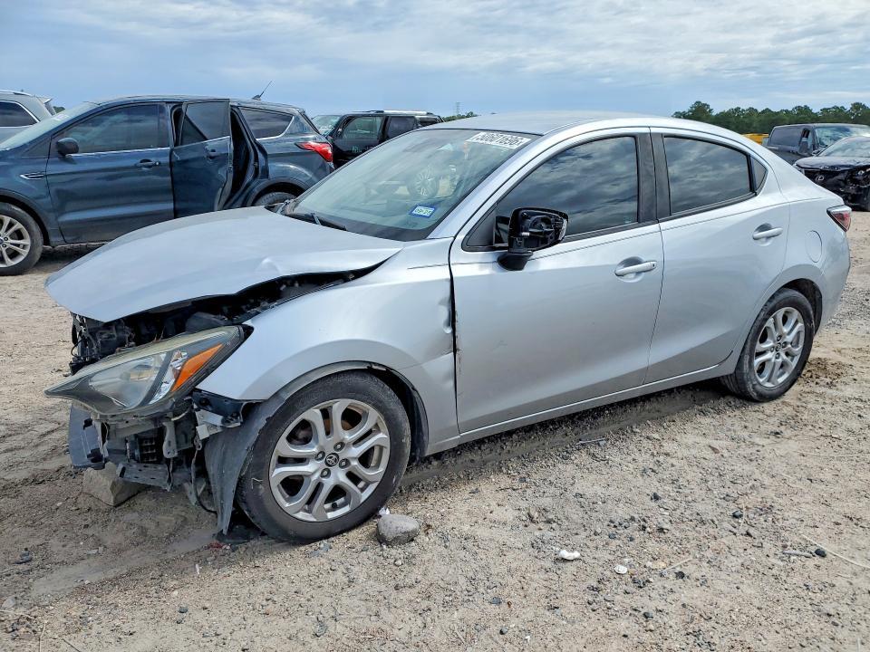 2017 Toyota Yaris ia Base