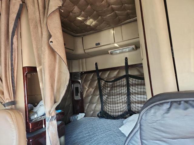2015 Freightliner Conventional Coronado 132