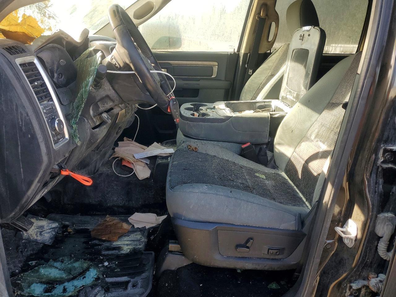 2013 Dodge RAM 1500 SLT