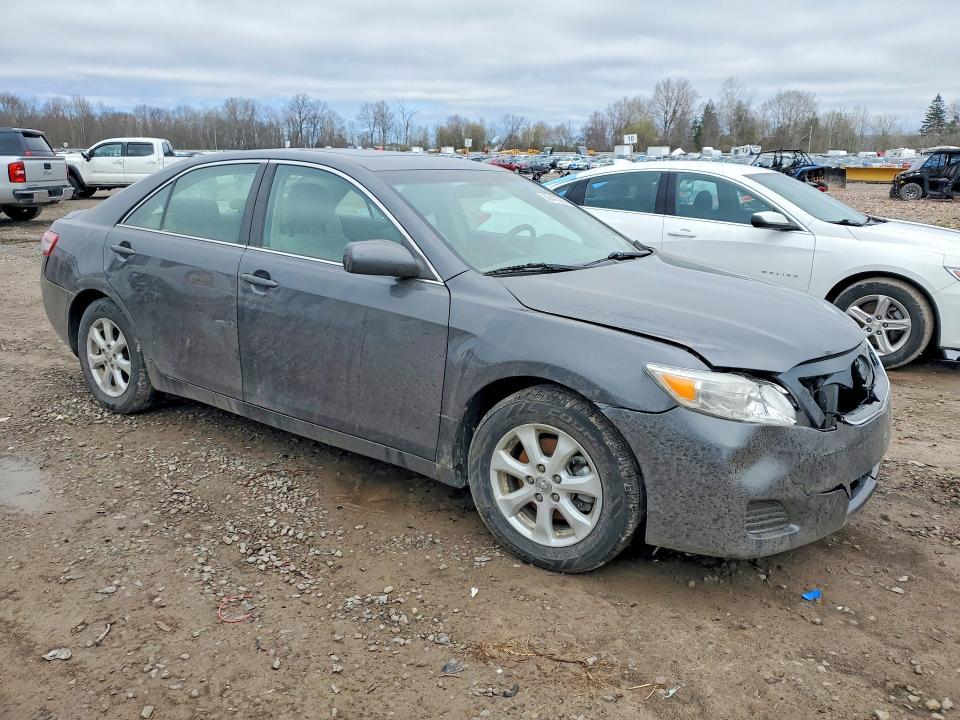 2011 Toyota Camry le