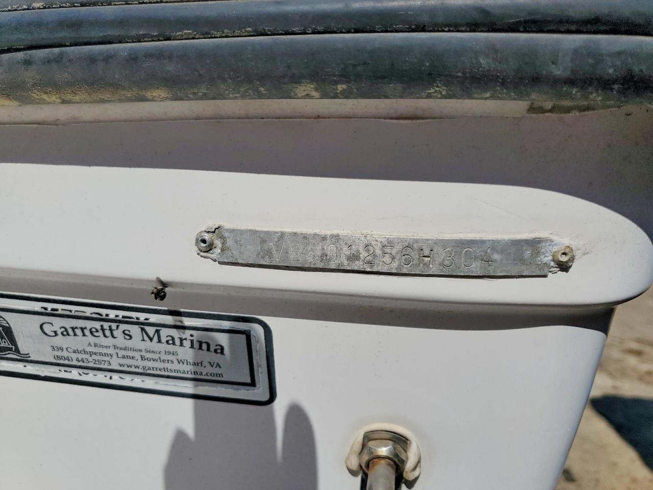 2004 Baha Cruisers Boat