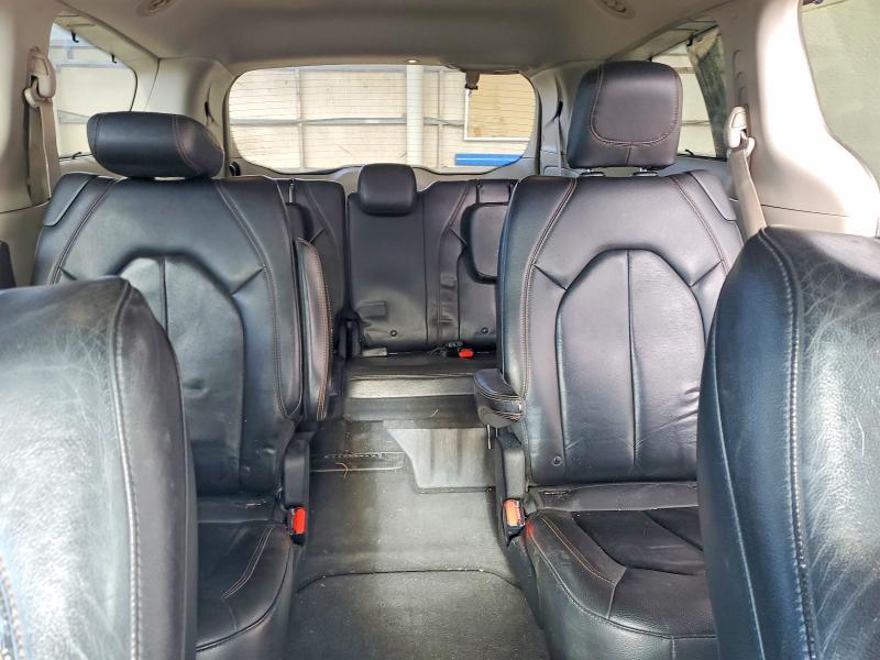 2017 Chrysler Pacifica Touring l